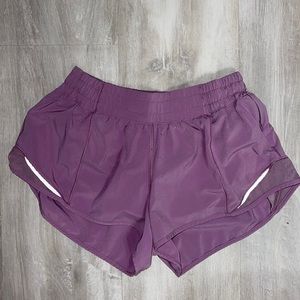 Lululemon hotty hot shorts 2.5